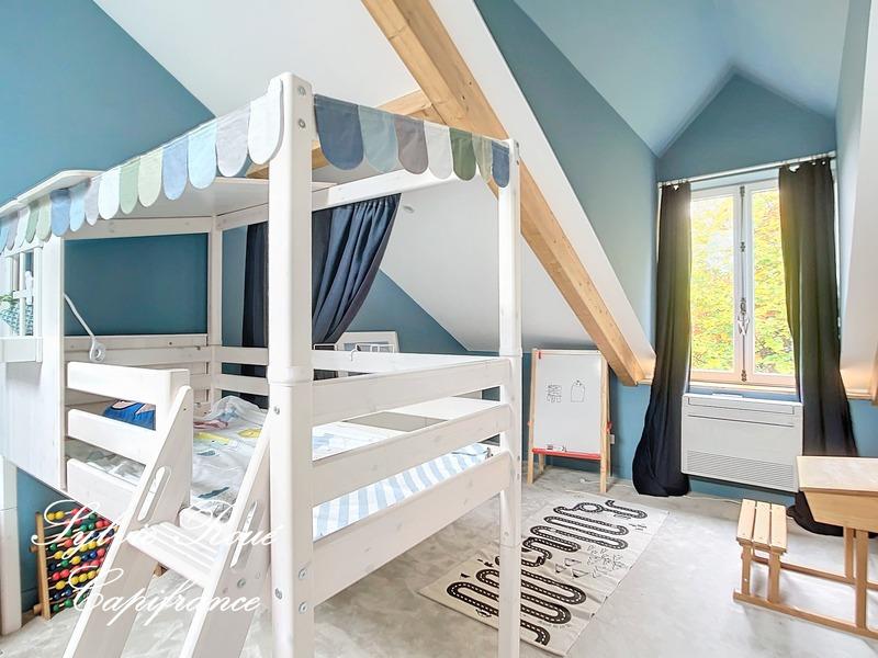 Maison - 430 m² - 12 pièces