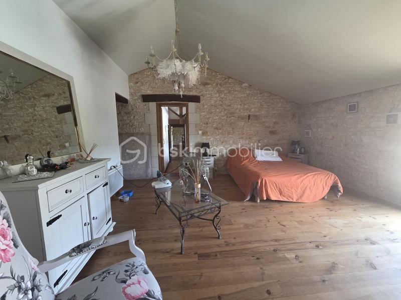 Maison - 277 m² - 6 pièces