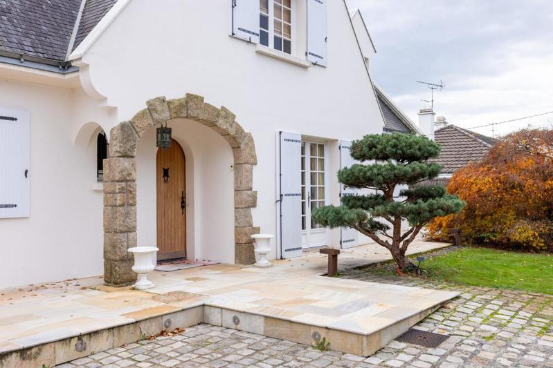 Propriété - 264 m² - 9 pièces