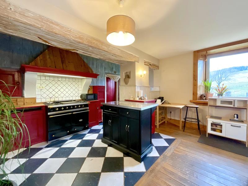 Corps de ferme - 168 m² - 6 pièces