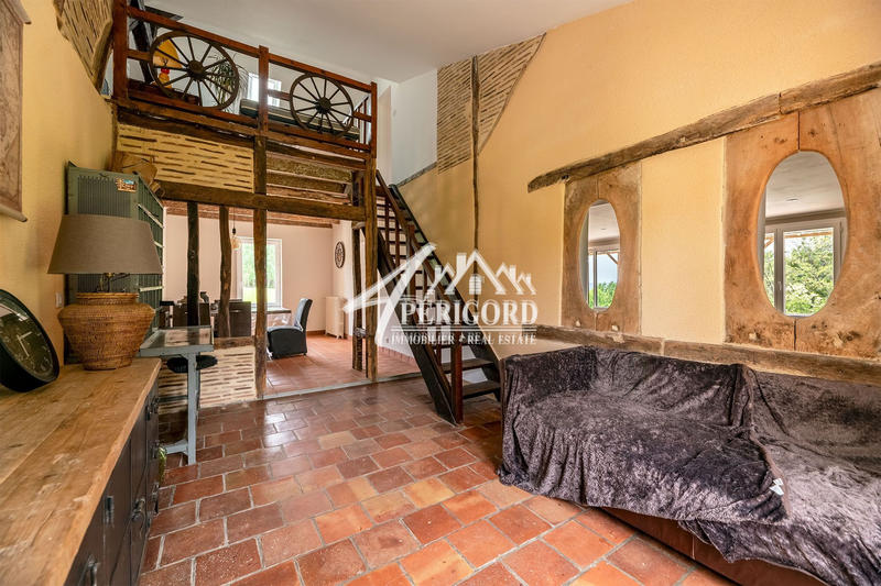 Maison ancienne - 173 m² - 8 pièces
