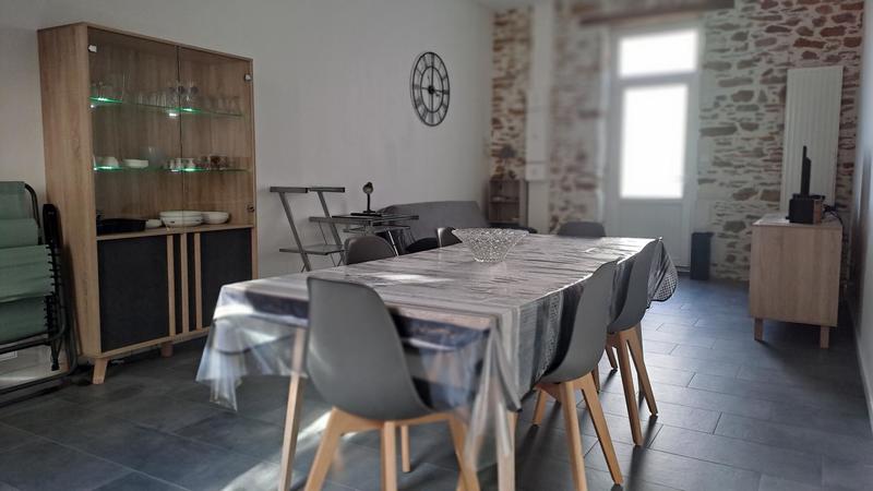 Maison - 242 m² - 9 pièces