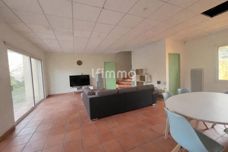 Maison - 240 m² - 7 pièces