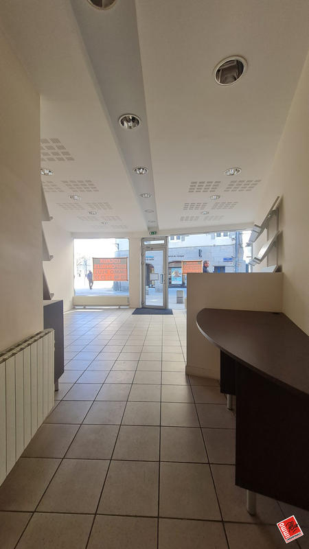 Local commercial - 75 m² - 4 pièces