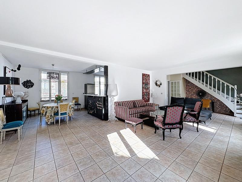 Maison - 151 m² - 5 pièces