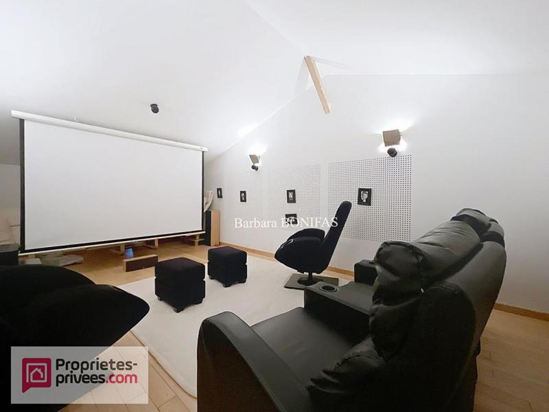 Maison - 340 m² - 10 pièces