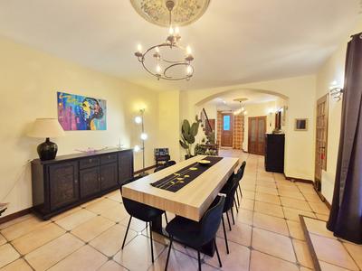 Maison - 200 m² - 6 pièces