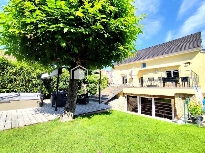 Maison - 150 m² - 9 pièces