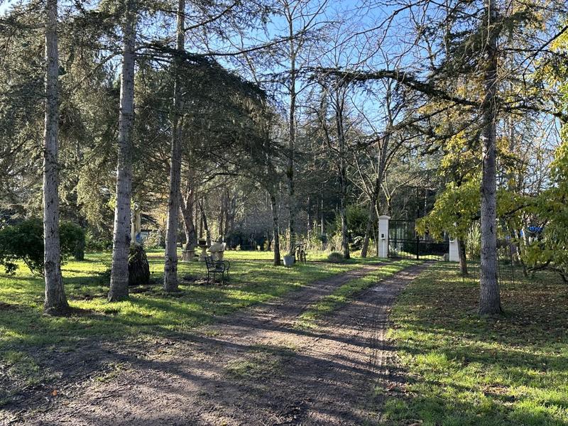 Maison - 280 m² - 10 pièces