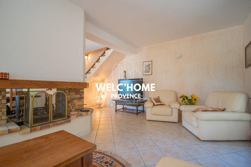 Maison - 181 m² - 9 pièces