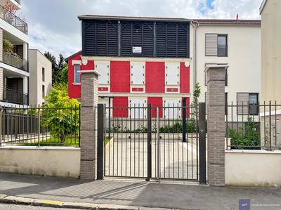 Appartement - 160 m² - 6 pièces