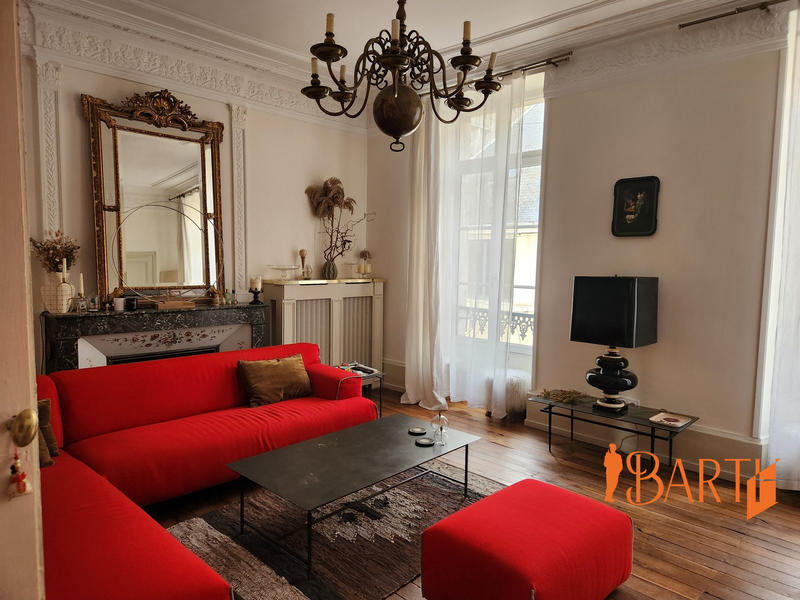 Maison - 350 m² - 10 pièces