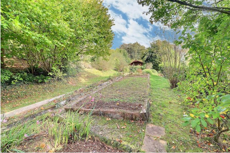 Maison - 210 m² - 8 pièces