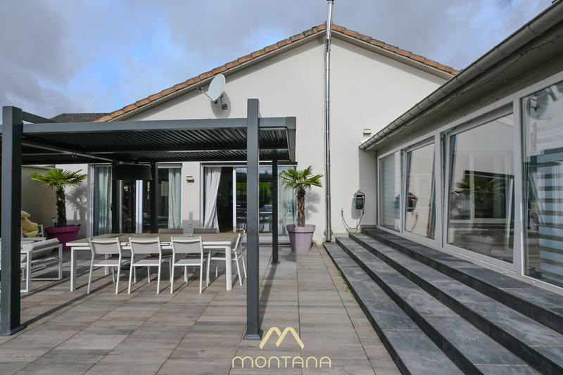 Maison - 270 m² - 6 pièces