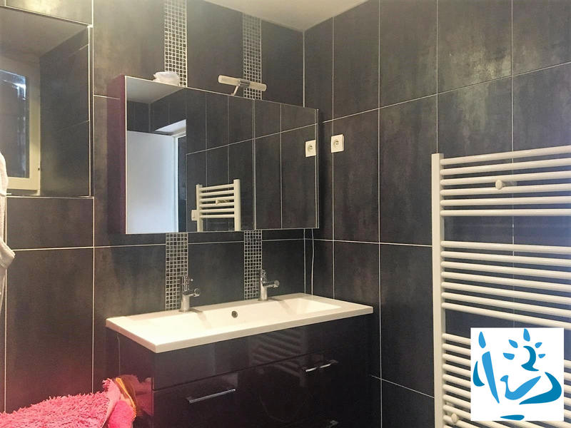 Maison - 236 m² - 9 pièces