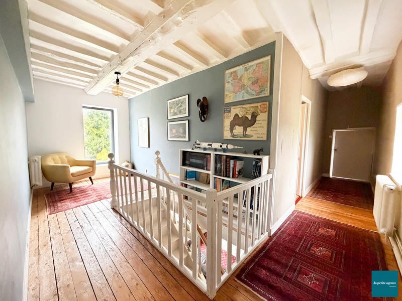 Maison - 207 m² - 7 pièces