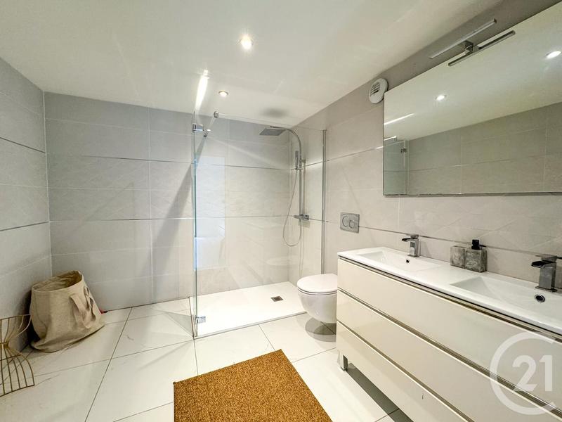 Maison - 304 m² - 7 pièces