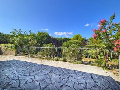 Villa - 100 m² - 5 pièces