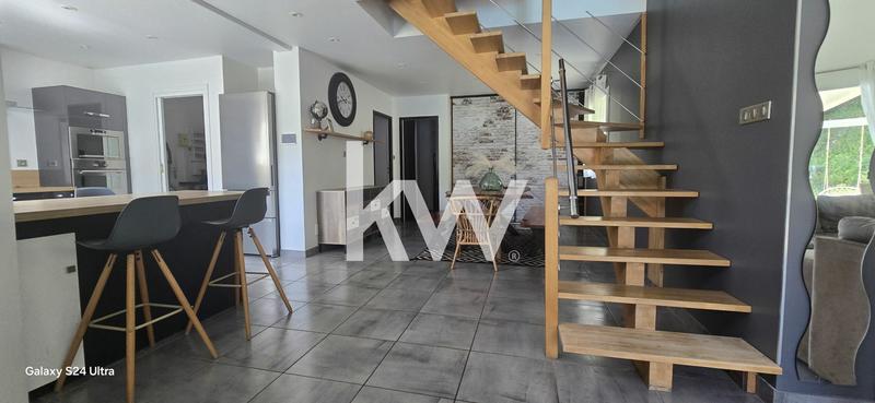 Maison - 159 m² - 5 pièces