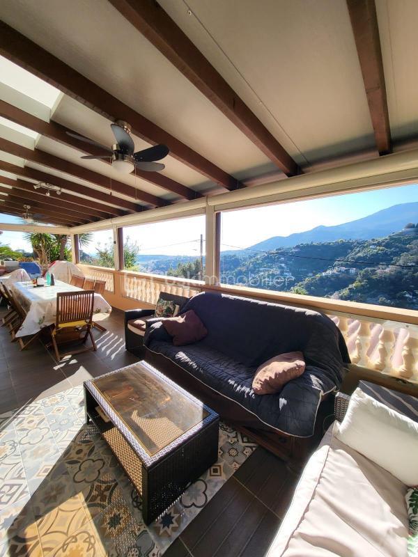 Villa - 247 m² - 5 pièces