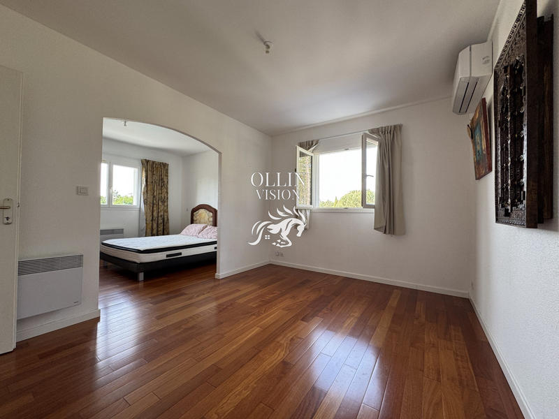 Villa - 208 m² - 9 pièces