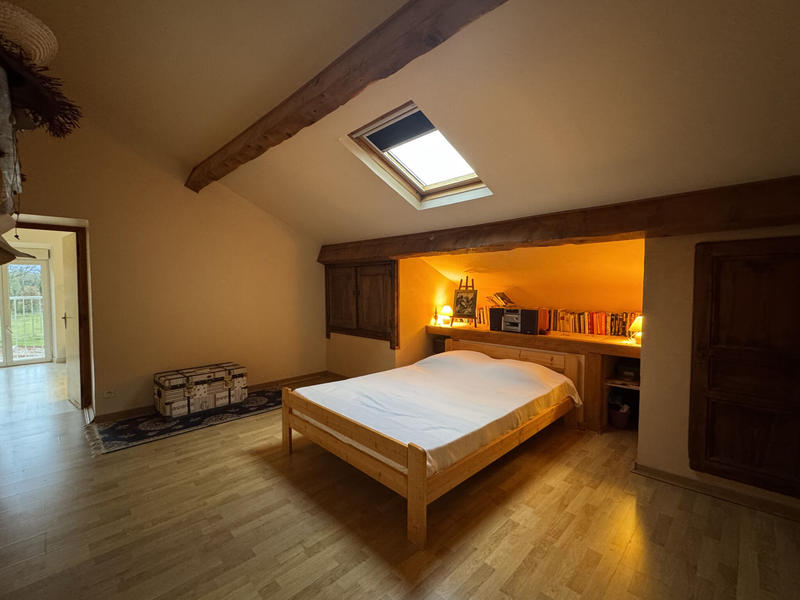 Propriété - 280 m² - 9 pièces