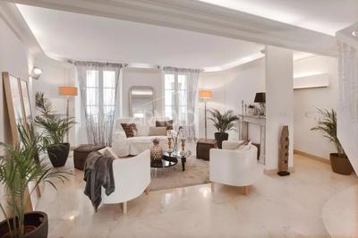 Maison - 236 m² - 10 pièces