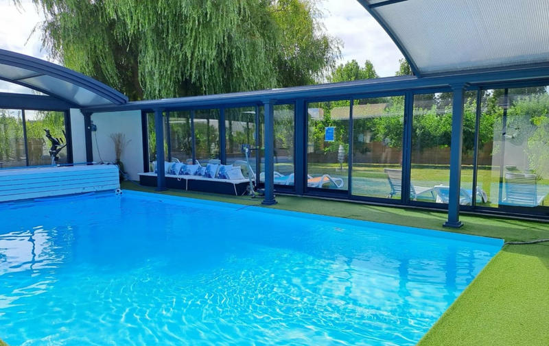 Maison - 258 m² - 13 pièces