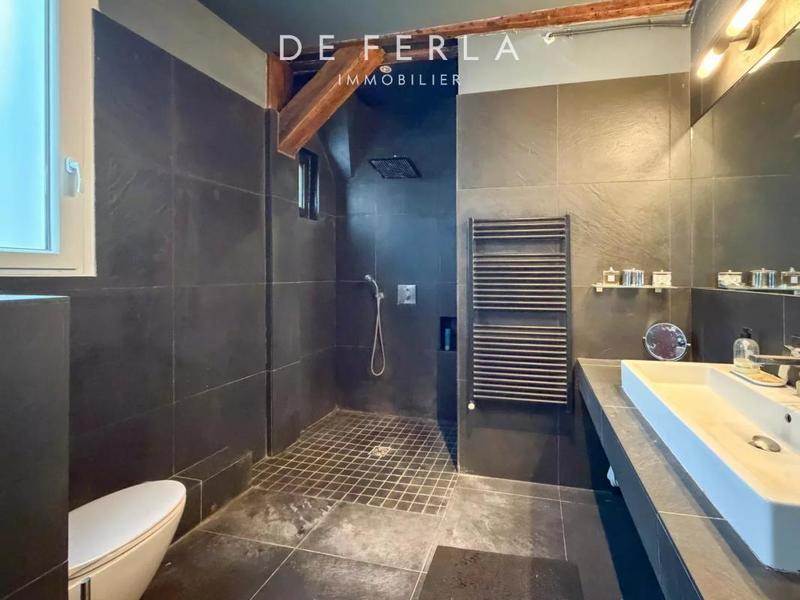 Appartement - 102 m² - 4 pièces