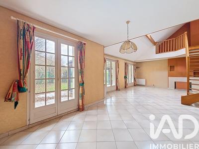 Maison - 177 m² - 8 pièces