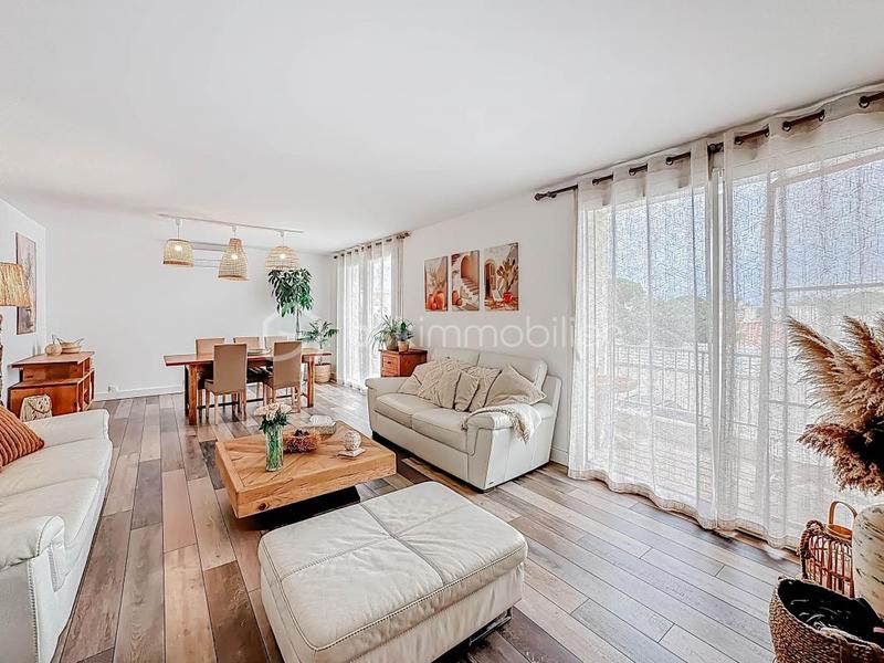 Appartement - 82 m² - 4 pièces