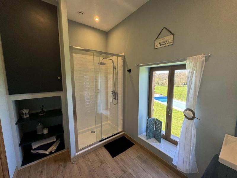 Maison - 300 m² - 12 pièces