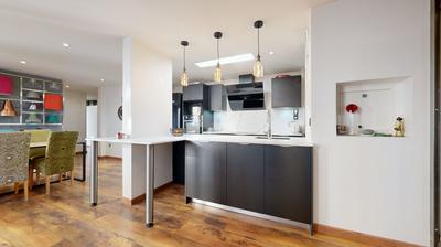 Appartement - 100 m² - 4 pièces