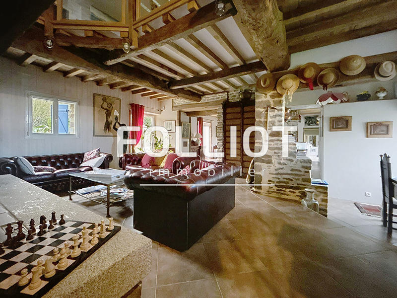 Maison - 243 m² - 8 pièces