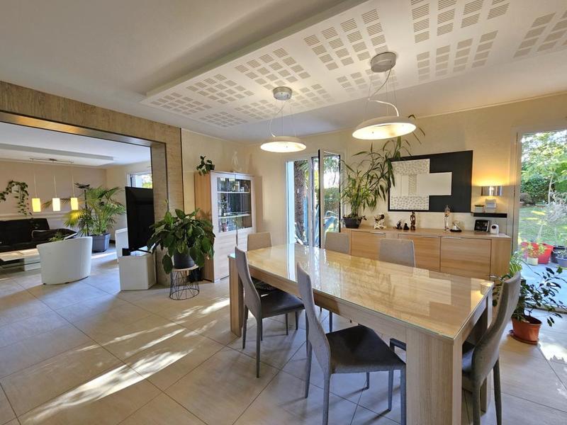 Maison - 173 m² - 10 pièces