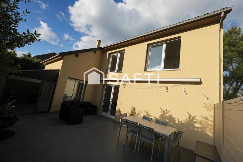 Maison - 229 m² - 6 pièces