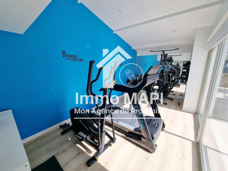 Maison - 312 m² - 8 pièces