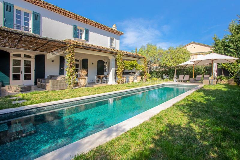 Villa - 210 m² - 5 pièces