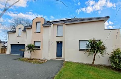 Maison - 150 m² - 7 pièces