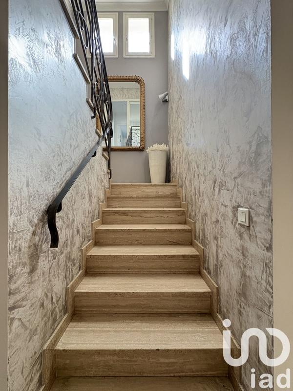 Maison - 209 m² - 6 pièces