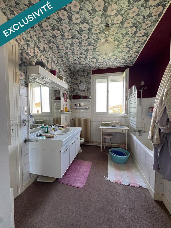 Maison - 235 m² - 9 pièces