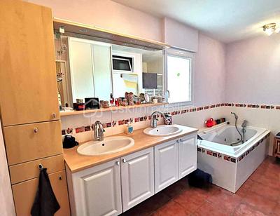 Maison traditionnelle - 120 m² - 6 pièces