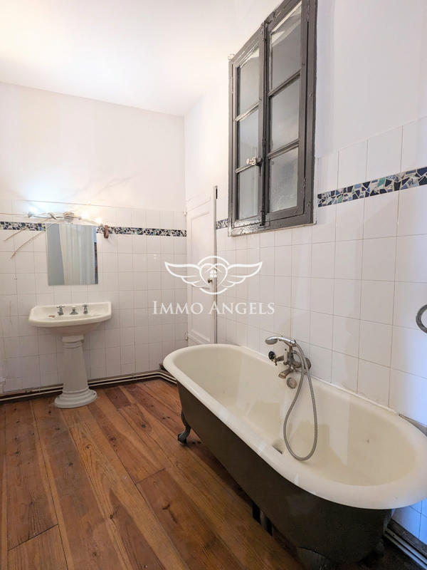 Loft - 98 m² - 3 pièces