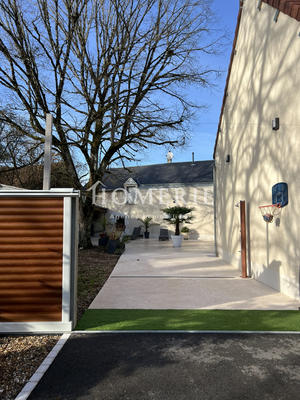 Maison - 232 m² - 7 pièces