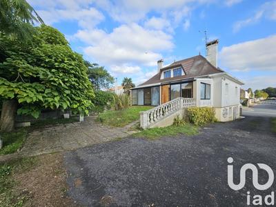 Maison - 220 m² - 14 pièces