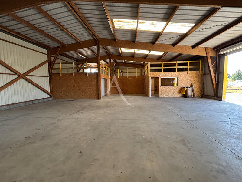 Local d'activité / Entrepôt - 405 m²