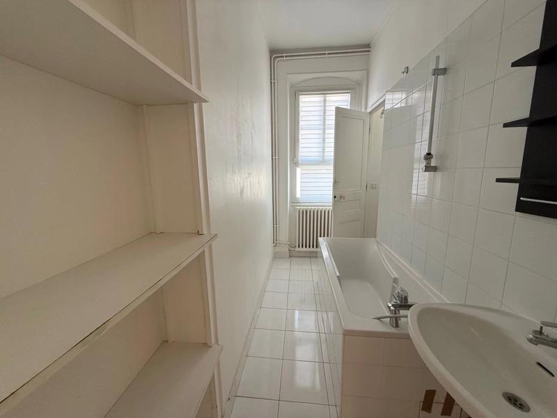 Appartement - 85 m² - 3 pièces