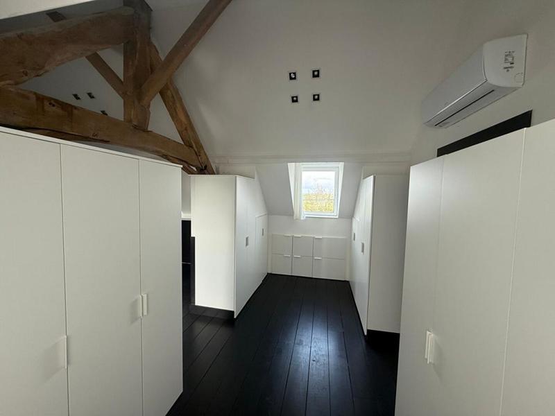 Maison - 240 m² - 7 pièces