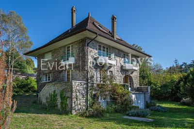 Maison - 203 m² - 8 pièces