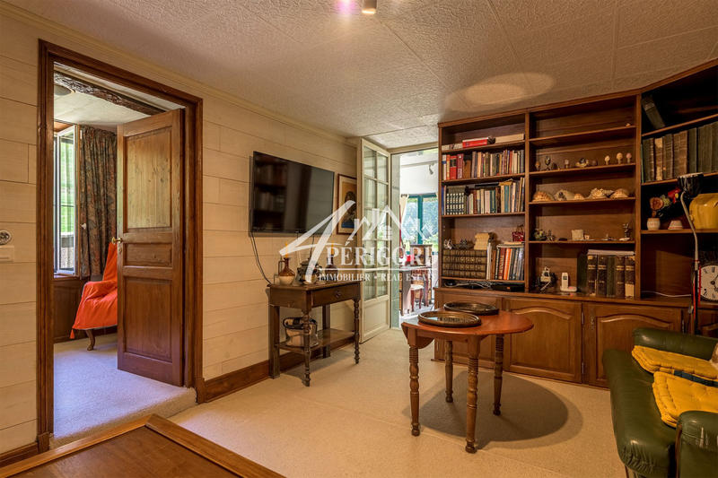 Maison - 227 m² - 14 pièces